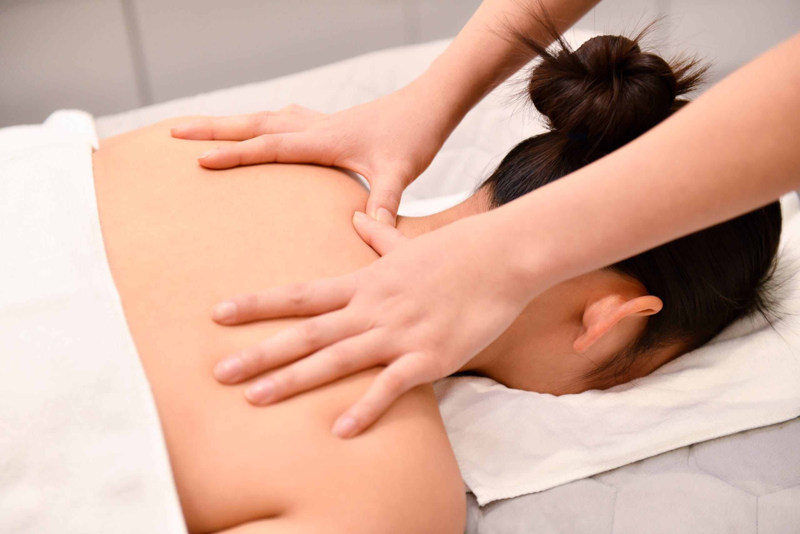 Mobile massage Buxton, relaxing and deep tissue